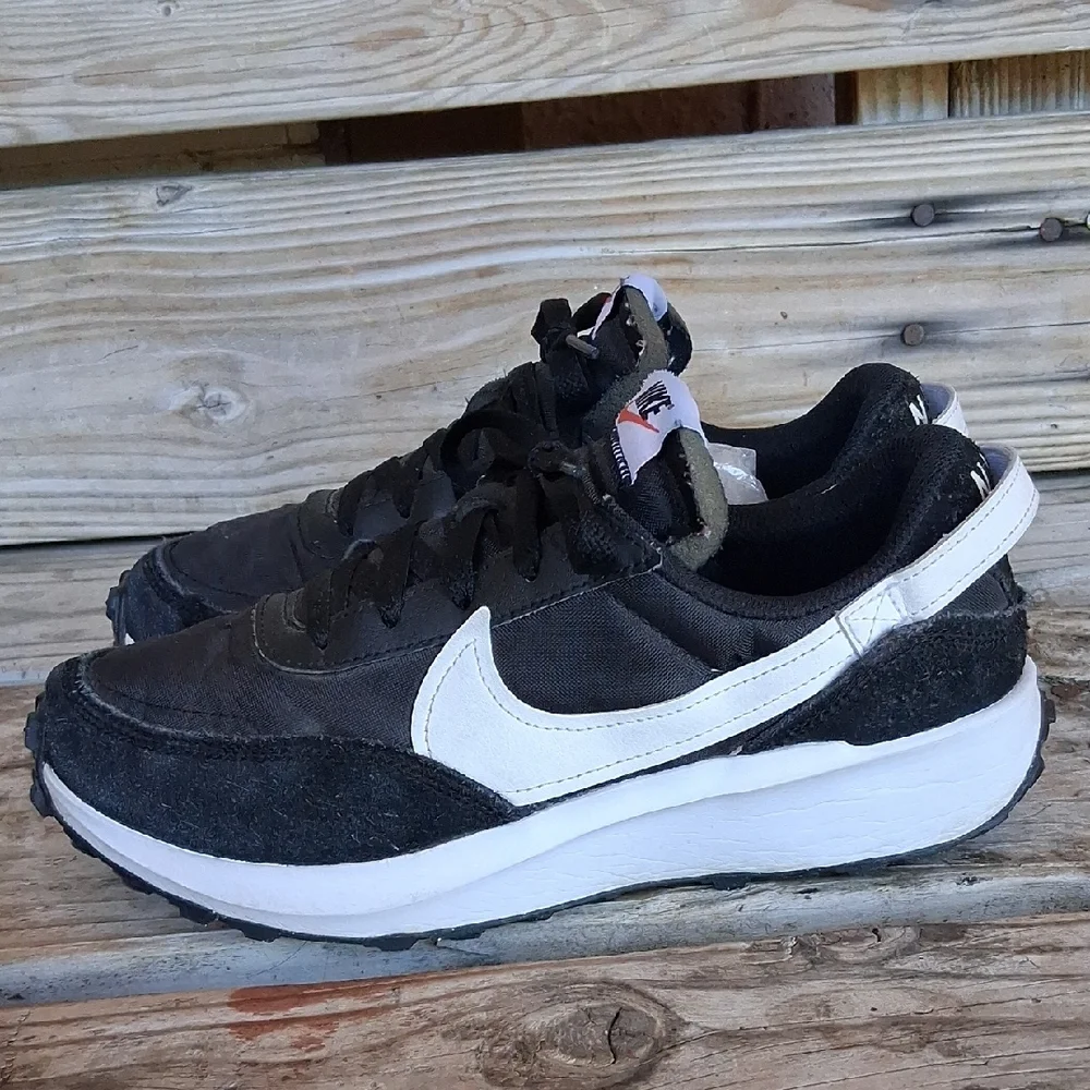 Nike Black and White Women's Sneakers